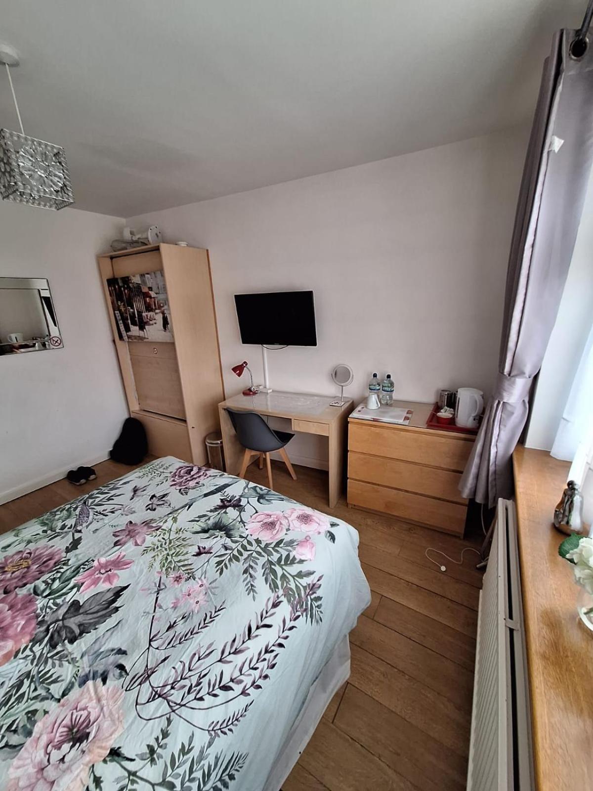 Harrow B & B Экстерьер фото