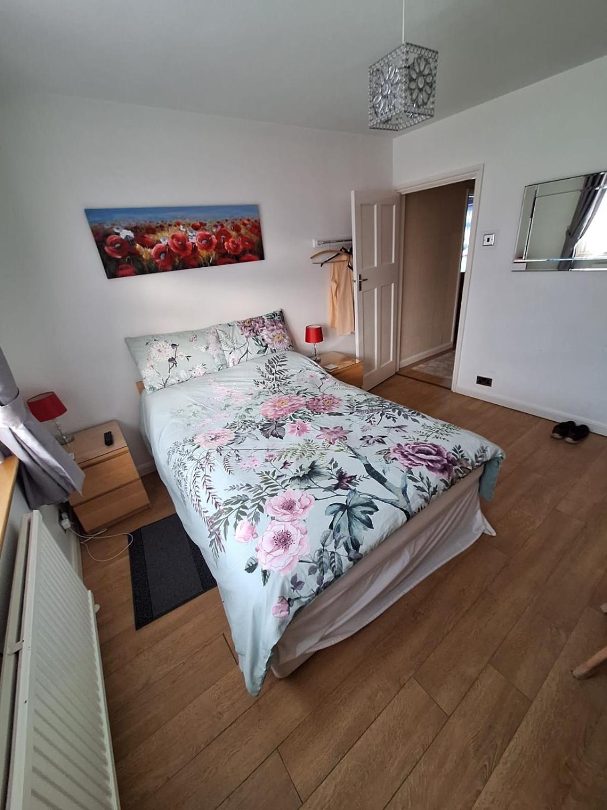 Harrow B & B Экстерьер фото