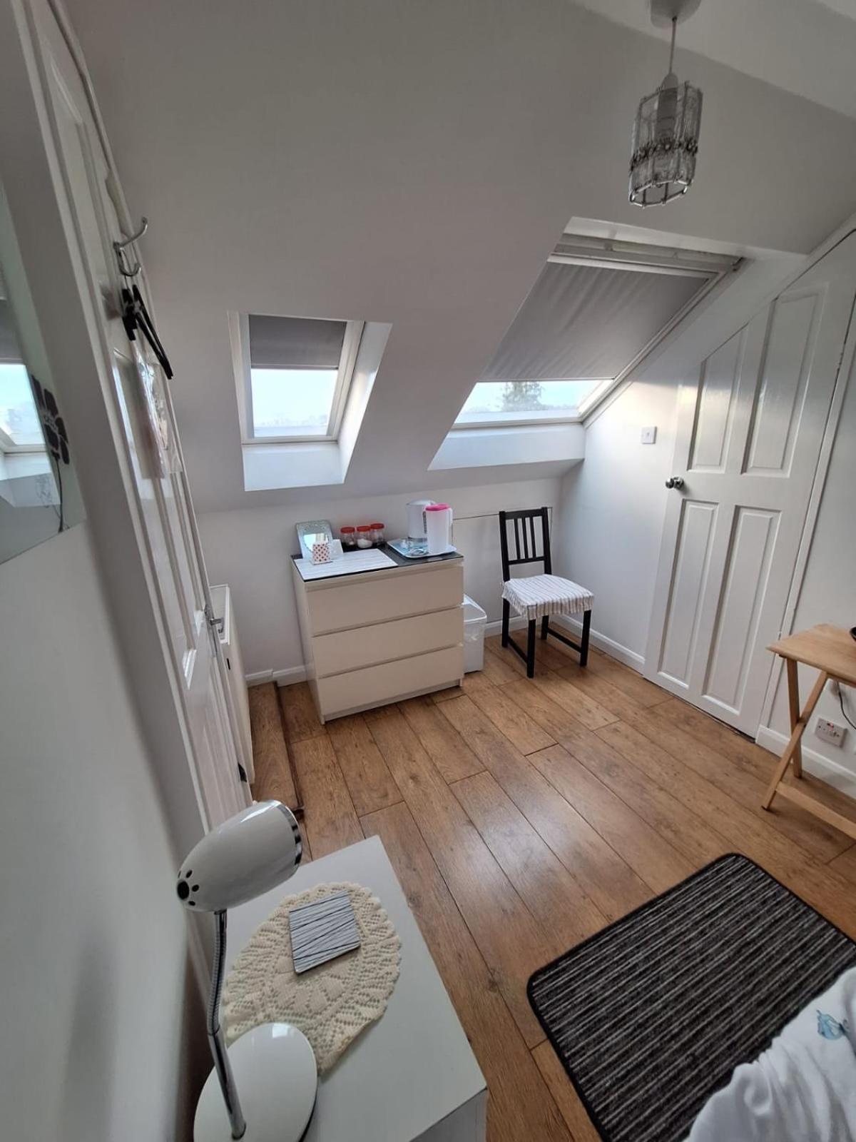 Harrow B & B Экстерьер фото